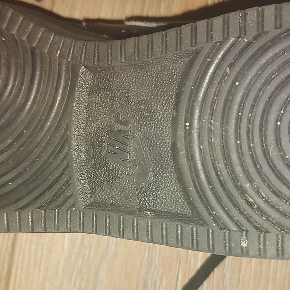 Shoes - Picture 2 of 2